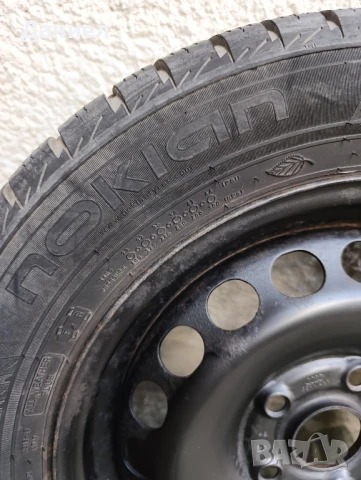 Две гуми Nokian с джанти , снимка 2 - Гуми и джанти - 51300715