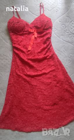 Червена рокля М Размер, снимка 1 - Рокли - 46136170