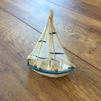 НОВА колекционерска фигурка / фигура  макет на рибарска лодка от резин, снимка 1 - Колекции - 45005094