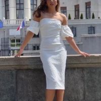 Бяла елегантна еластична парти коктейлна рокля Mohito Мохито midi дължина буфан паднал ръкав , снимка 9 - Рокли - 45335779