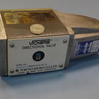 Хидравличен разпределител Vickers DG4S4-12A-50-JA directional valve 100V, снимка 11 - Резервни части за машини - 45239258