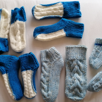 Ръчно плетени чорапи/терлици, снимка 1 - Други - 45058985