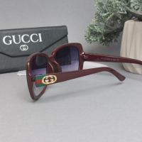 слънчеви очила с кутия на марката и кърпичка на едро , снимка 2 - Слънчеви и диоптрични очила - 45054388