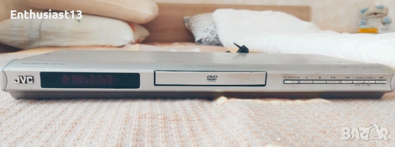 Продавам запазен DVD плеър JVC XV-N422S.
, снимка 1