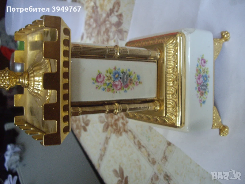 Стара порцеланова кутия за дамски аксесоари с латерна., снимка 1