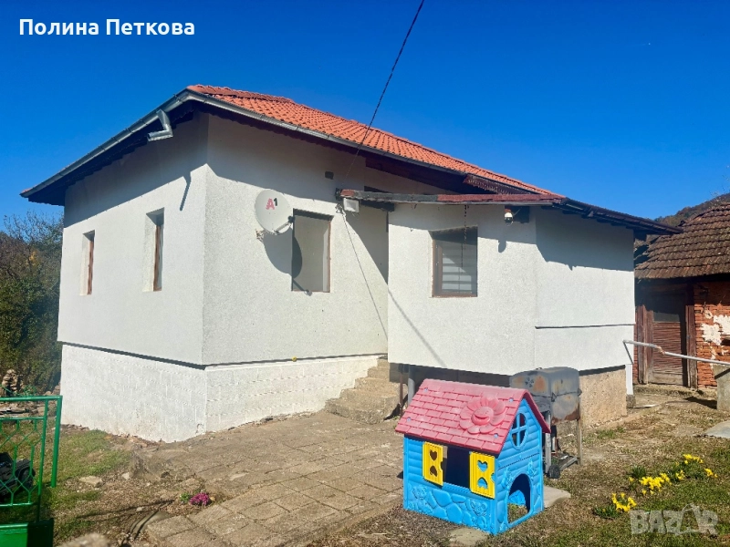 Къща в Село Рибарица (общ Етрополе), снимка 1