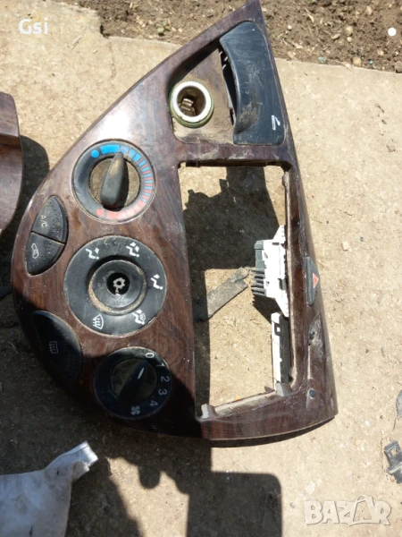 Махагонов панел форд фокус 1, снимка 1