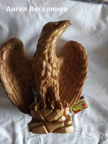 скулптура на орел от смола 