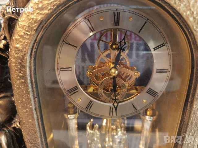 Настолен часовник с въртящо се махало, снимка 2 - Антикварни и старинни предмети - 51307683