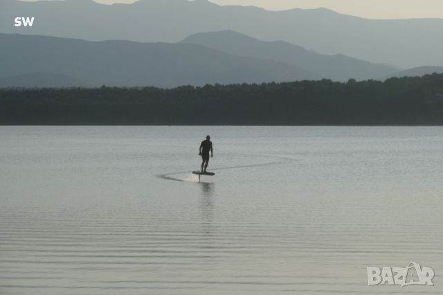 уроци по каране на e-foil / водолет / летящ ел.сърф, снимка 1 - Спорт, танци, изкуство - 46547427