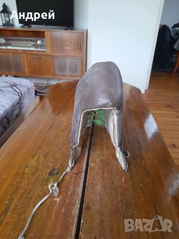 Стара предпазна боксова маска,каска