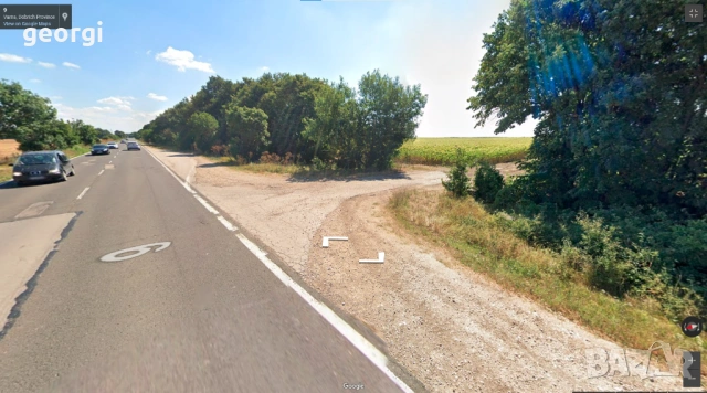 Нива с площ 35,000кв.м Категория (3). Лице на международния път  E87 