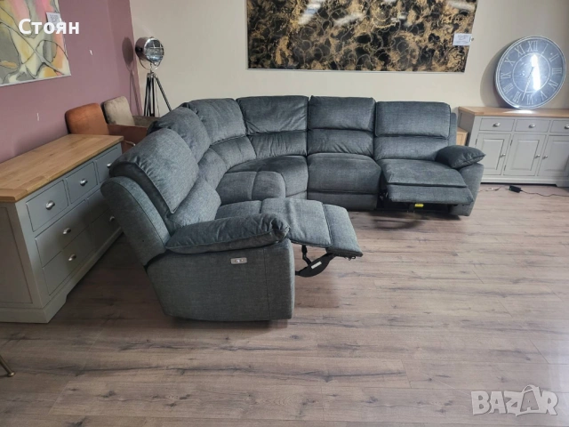 Сив ъглов диван от плат с електрически релаксиращ механизъм, снимка 2 - Дивани и мека мебел - 53833745