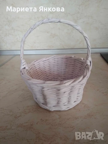 МАЛКИ БЕЛИ РЪЧНО ПЛЕТЕНИ КОШНИЧКИ, снимка 2 - Декорация за дома - 44809636