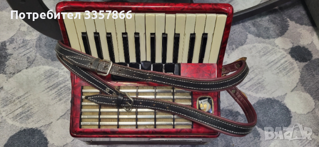 Акордеон Weltmeister Stella 40 баса с куфар, снимка 3 - Акордеони - 53057361