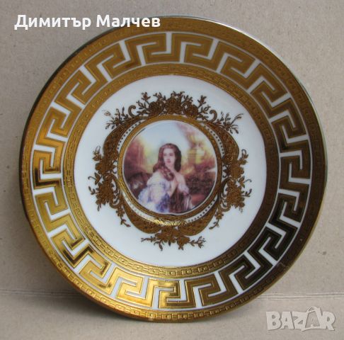 Порцеланова чинийка Втори ампир позлата медальон дама, отлична, снимка 1 - Антикварни и старинни предмети - 45876307