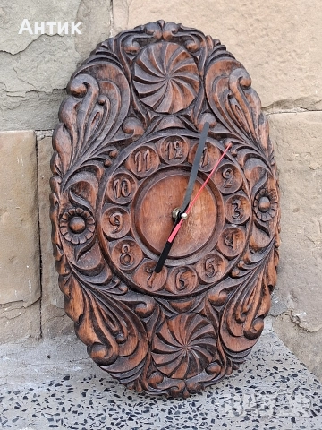 Много Красив Антикварен Стенен Часовник Дърворезба от Соца, снимка 3 - Антикварни и старинни предмети - 52708367