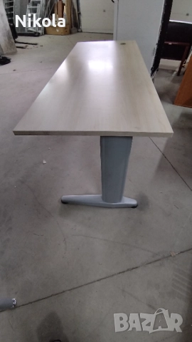 Бюро голямо - офис маса с метални крака 180/68,5/73,5см, снимка 2 - Работни маси и бюра - 52102443