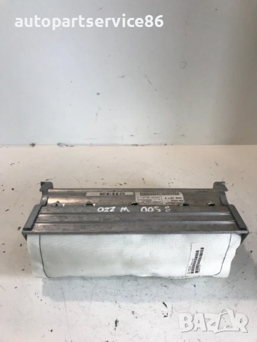 Част от таблото за Mercedes S Class W220 (2000) 2208600105