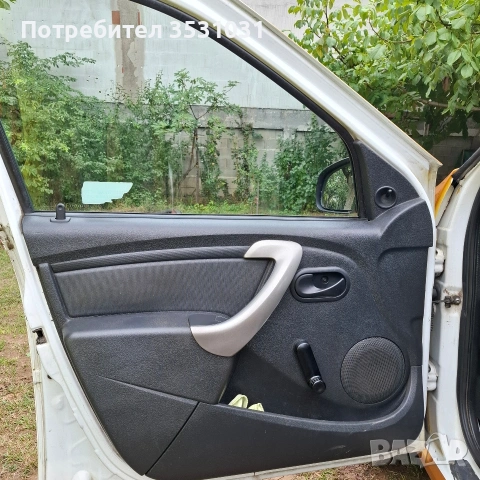 Дачия Логан, снимка 15 - Автомобили и джипове - 54078083