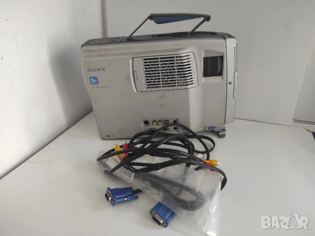 Проектор SONY VPL-PX1 с кабели. не е тестван