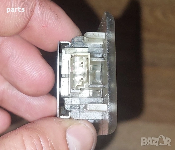 Плафон Жабка БМВ Е39 - 63318360588 - 9817512 - 2303700, снимка 4 - Части - 53641224