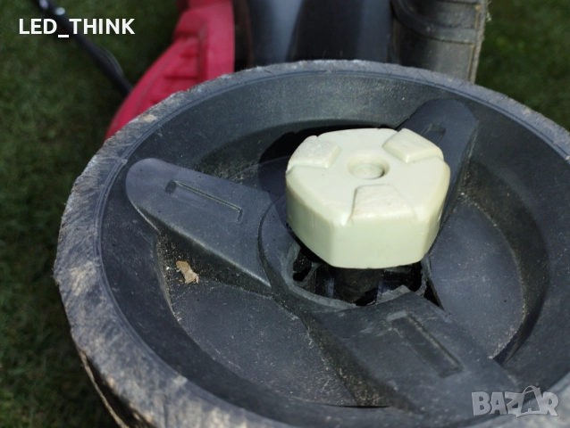 (за ремонт/части) Електрическа косачка 230V 1000W, снимка 8 - Градинска техника - 52085441