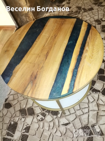 Холна масичка червен дъб и епоксидна смола, снимка 2 - Маси - 52848961