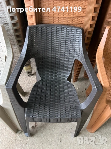Пластмасови столчета , снимка 3 - Столове - 53515578