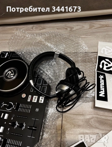 Numark пулт + Numark слушалки, снимка 3 - Други - 52863377