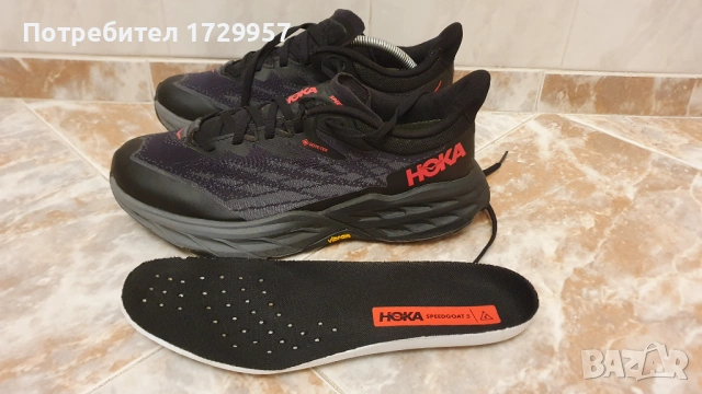 Hoka  Speedgoat 5 Gore-Tex Low Black Red W-40 2/3 185.80 лв. / 95 €, снимка 3 - Маратонки - 53610409