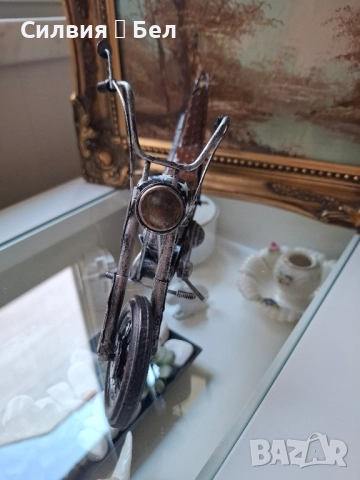 Винтидж декоративен мотор – духът на свободата🏍, снимка 3 - Декорация за дома - 51450148