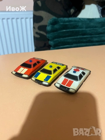 Лот стари ламаринени колички