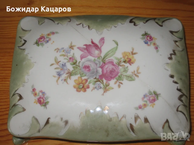 Красива порцеланова кутия, за карти или бижута.Цена 25 лева-(9.20 €).Пращам по Еконт., снимка 5 - Антикварни и старинни предмети - 50697586