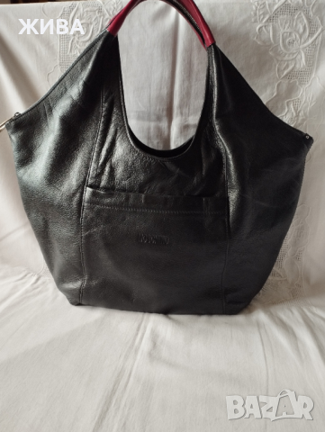 ЕСТЕСТВЕНА КОЖА на MOSCHINO голяма дамска чанта в черно и червено, снимка 1 - Чанти - 44975591