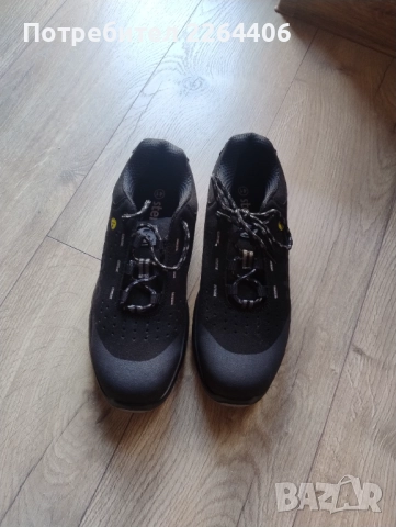 Продавам обувки, снимка 3 - Мъжки боти - 51549219