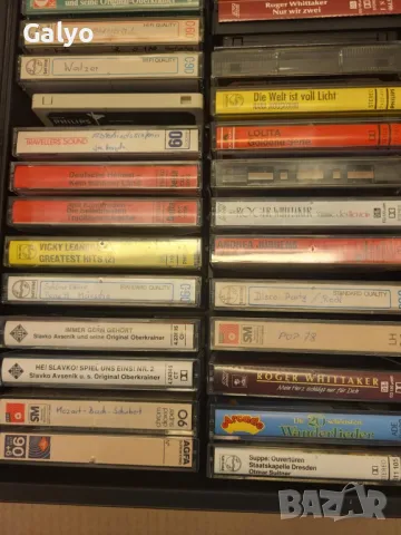 Стар Ретро Куфар за аудиокасети 32 броя , снимка 3 - Аудиосистеми - 50395669