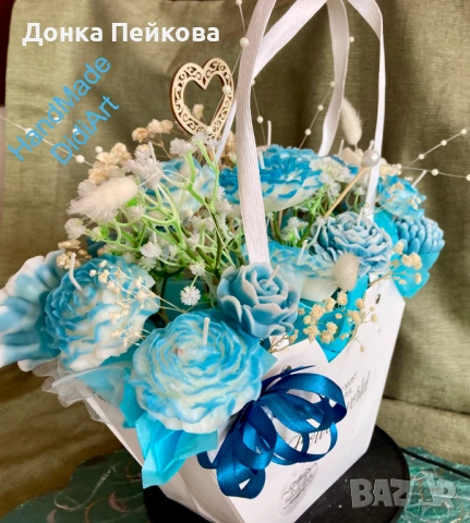 Луксозен букет от соеви свещи в тюркоаз и бяло – ръчна изработка, снимка 15 - Изкуствени цветя - 53880882