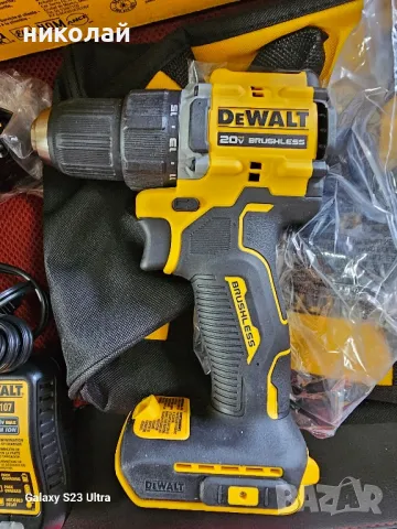 акумулаторен безчетков винтоверт Dewalt DCD794D1, снимка 4 - Винтоверти - 46906593