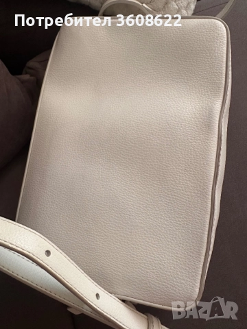 Дамска чанта Calvin Klein, снимка 4 - Чанти - 51658615