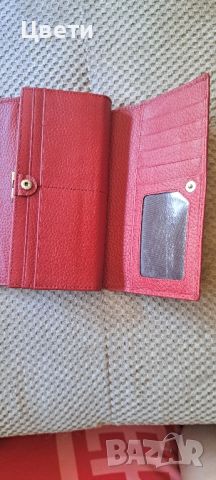 Дамско червено портмоне , снимка 4 - Портфейли, портмонета - 46414015