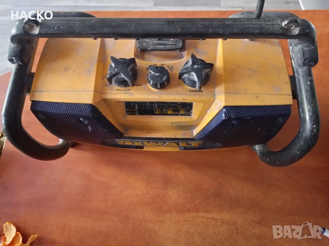 Строително Радио DeWalt DW911 Внос от Англия, снимка 4 - Радиокасетофони, транзистори - 53812554
