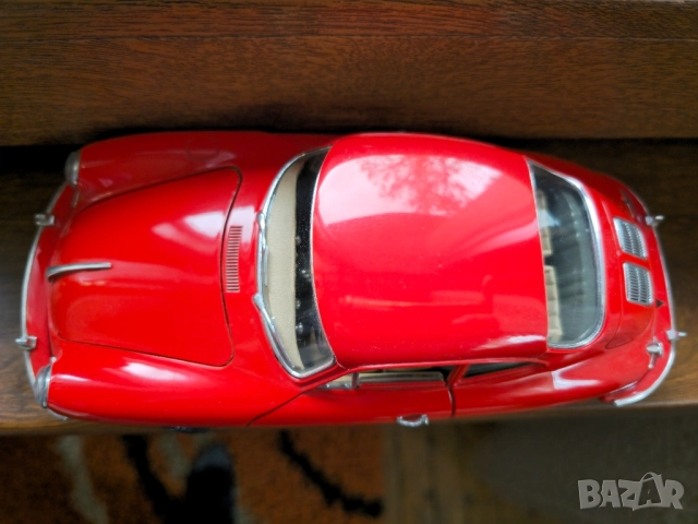 BBURAGO метална колекционерска количка PORSCHE 356B COUPE 1961г. 1:18, снимка 5 - Коли, камиони, мотори, писти - 51993902