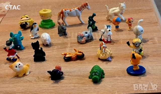 Малки фигурки от шоколадови яйца и войници от 80-90те години,Две малки слончета за здраве и късмет, снимка 2 - Декорация за дома - 51873329