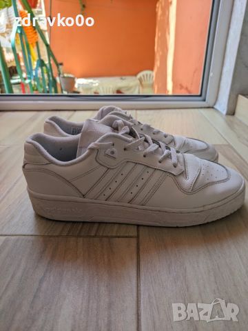 Adidas Rivalry Low 44 номер, снимка 3 - Кецове - 46262438