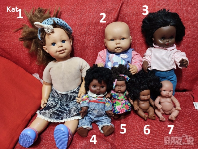 Детски кукли с дрехи