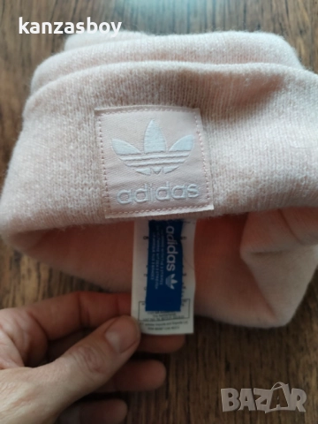 adidas Logo Beanie - страхотна зимна шапка КАТО НОВА, снимка 3 - Шапки - 52639014