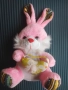 Розово Зайче държащо сърце , снимка 1