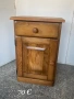 Масивно дървено нощно шкафче, снимка 2
