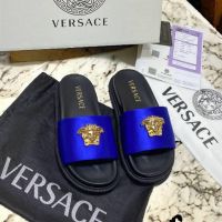 Versace дамски чехли, снимка 2 - Чехли - 45681318